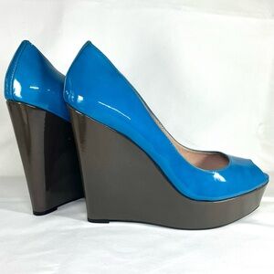 Vince Camuto Platform Wedge Pumps Sz 10B Ladell Blue Patent Leather Retro Modern